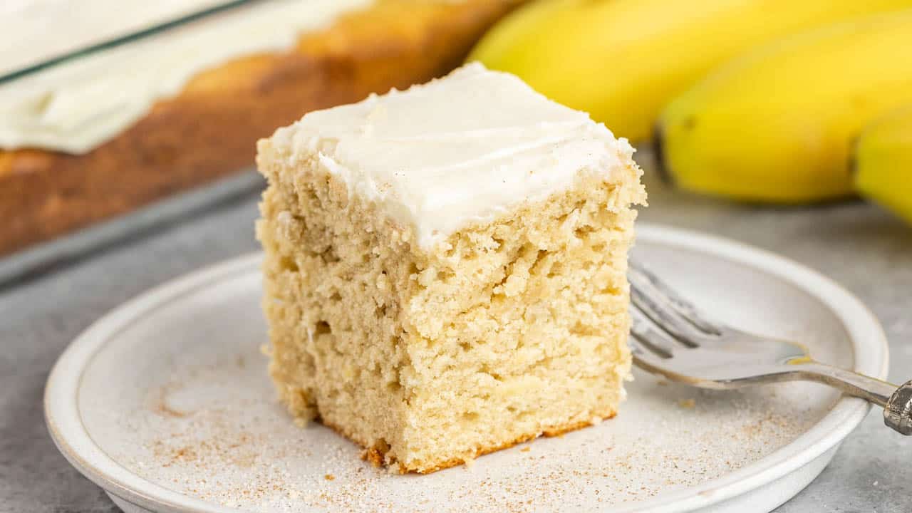 Easy Moist Banana Cake: Perfect for Overripe Bananas & Family Fun
